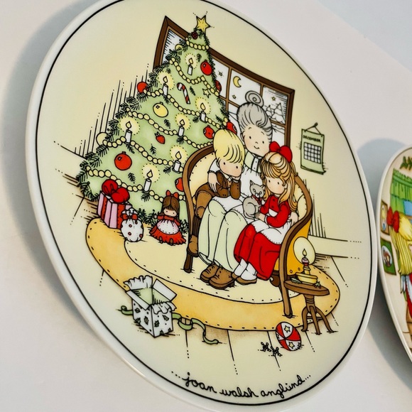 Collector Plate Joan Walsh Anglund vintage Christmas plates. Christmas Decor - Picture 9 of 9